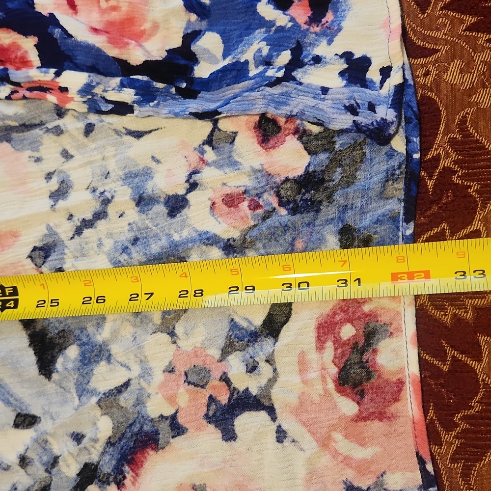 Beautiful Pink Blush Floral Robe - Picture 9 of 10